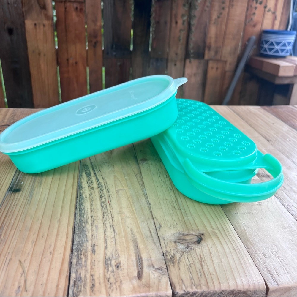 Vintage Jadeite Tupperware Cheese Grater- Clear Lid Top, Grater and 2 Bottoms